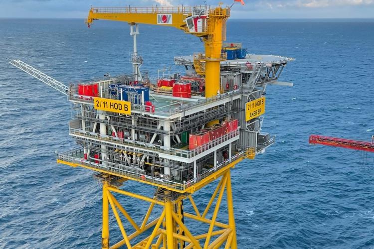 Norway: Hod B Platform Safely Installed